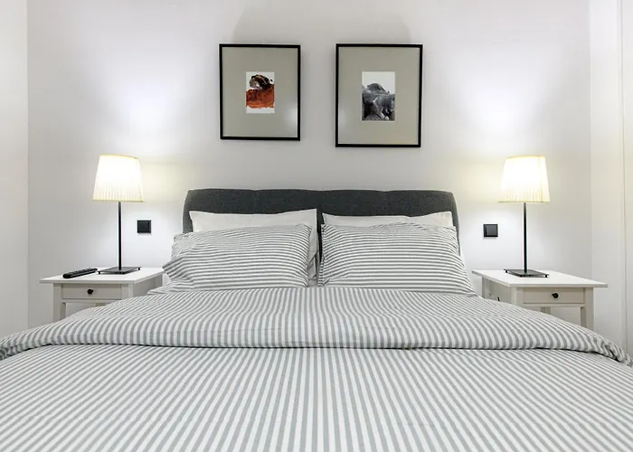 Modern Two-Bedroom Apartment In Kolonaki, Peridot - Homes