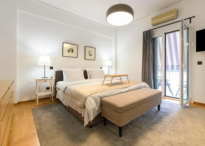 Modern Two-Bedroom Apartment In Kolonaki, Peridot - Homes