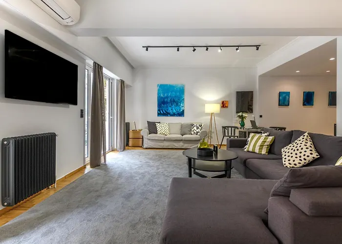 Modern Two-Bedroom Apartment In Kolonaki, Peridot - Homes